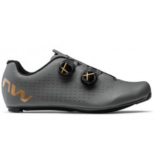 NORTHWAVE Revolution 3 unisex road cycling shoes - Grey / gold